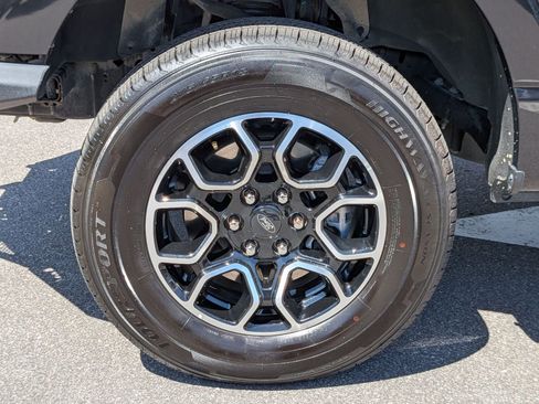 Used 2022 Ford F150 Lariat AWD/4WD image 10