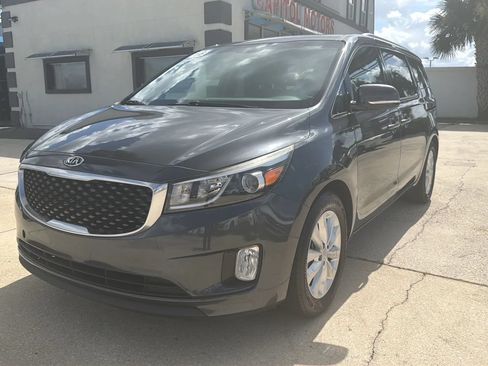 Used 2016 Kia Sedona EX FWD image 1