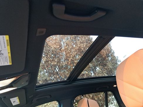 New 2026 BMW X5 xDrive50e w/ Executive Package image 30