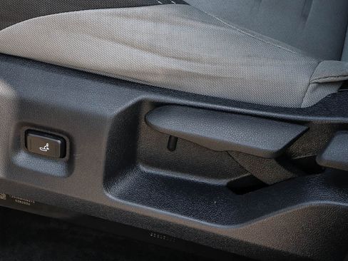 Used 2025 Toyota Tacoma TRD Off-Road AWD/4WD image 29