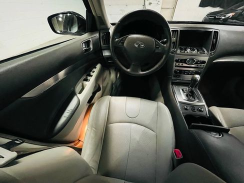 Used 2011 INFINITI G25 x w/ Moonroof Pkg image 12