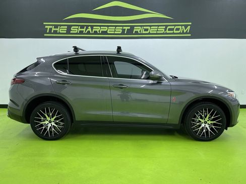 Used 2018 Alfa Romeo Stelvio AWD image 11