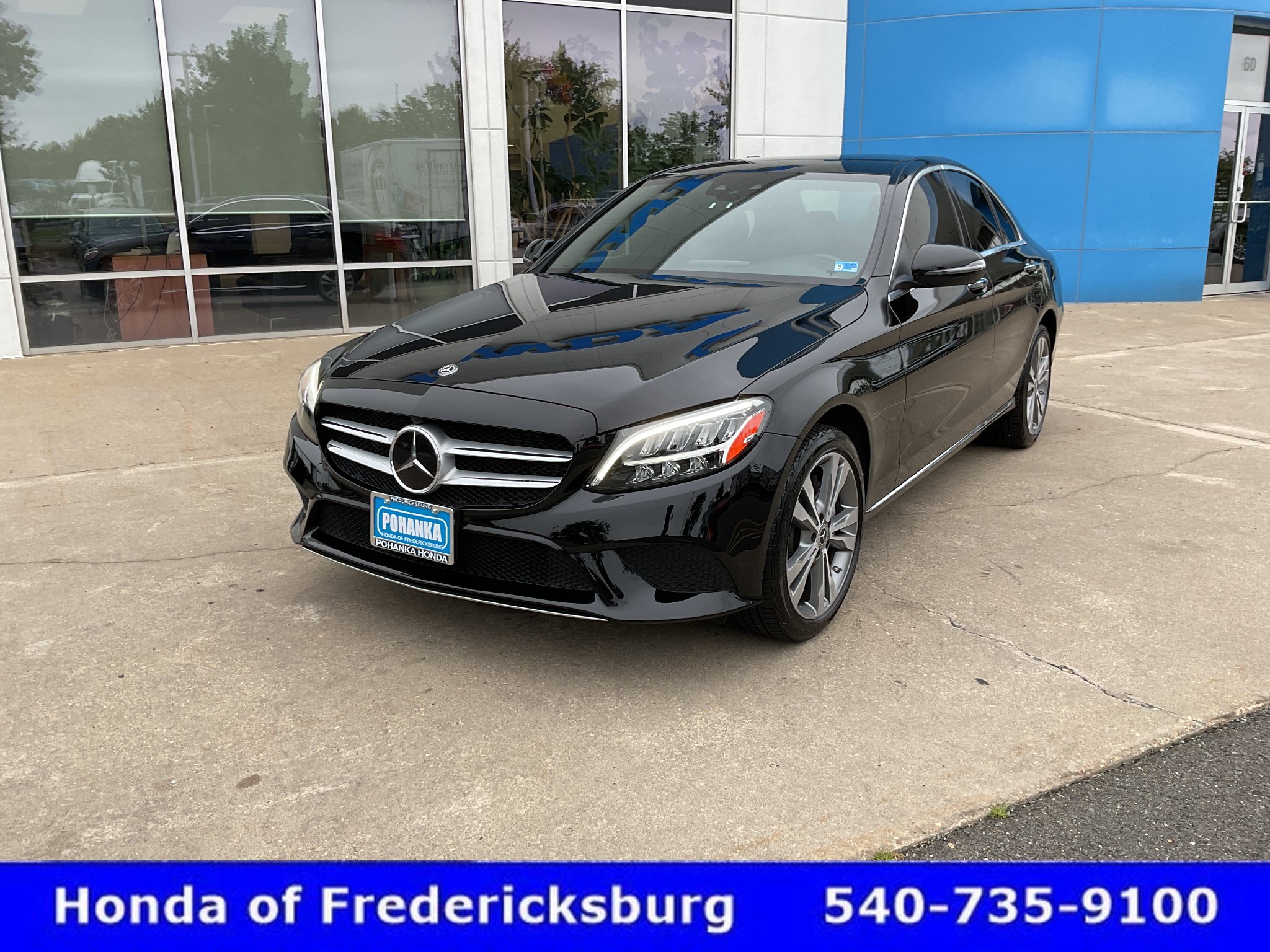 Used 2020 Mercedes-Benz C 300 4MATIC Sedan image 2