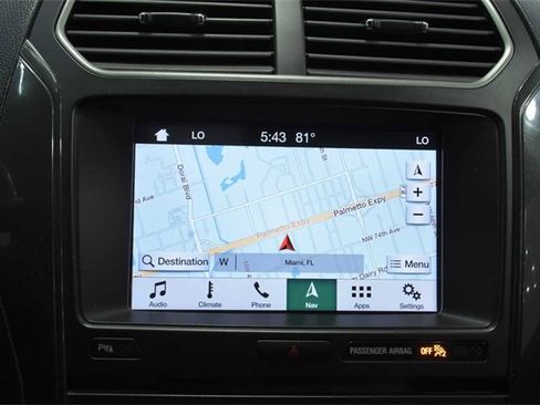 Used 2019 Ford Explorer XLT image 34