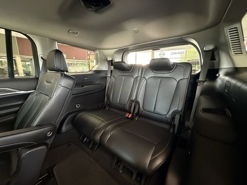 Used 2024 Jeep Grand Cherokee L Limited w/ Luxury Tech Group II AWD/4WD image 34
