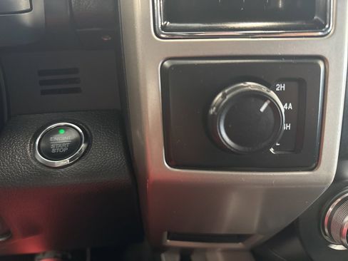 Used 2019 Ford F150 Lariat w/ Equipment Group 502A Luxury image 11