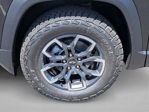 New 2026 Chevrolet Equinox ACTIV w/ Convenience Package III AWD/4WD image 10