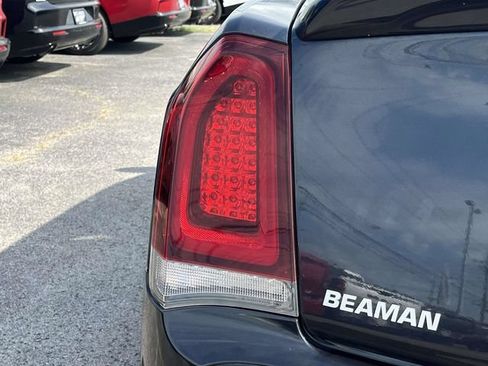 Used 2017 Chrysler 300 S w/ 300S Premium Group RWD image 10