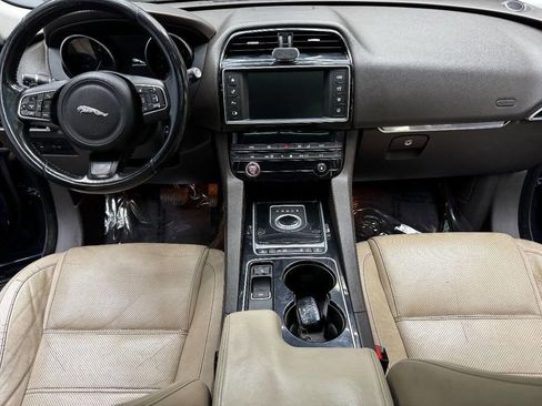Used 2017 Jaguar F-PACE Prestige image 40