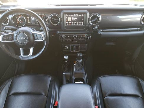 Used 2021 Jeep Wrangler Unlimited Sahara AWD/4WD image 15
