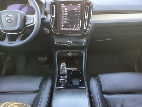 Used 2023 Volvo XC40 B5 Plus w/ Protection Package Premier AWD/4WD image 52