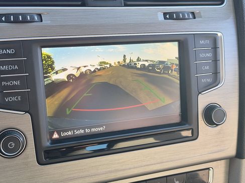 Used 2016 Volkswagen Golf SE w/ Lighting Package FWD image 21