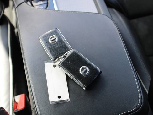 Used 2016 Volvo XC90 T6 R-Design w/ Vision Package image 32