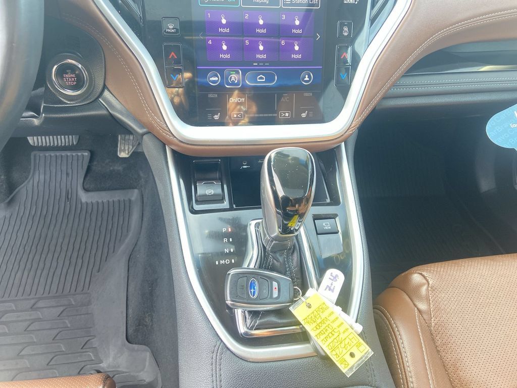 Used 2020 Subaru Outback Touring AWD/4WD image 18