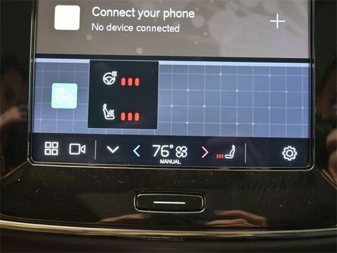 Used 2023 Volvo XC40 B5 Plus w/ Protection Package Premier image 22