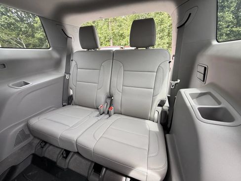 Used 2020 GMC Acadia SLT w/ Driver Alert Package II AWD/4WD image 9