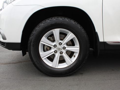 Used 2013 Toyota Highlander SE AWD/4WD image 14