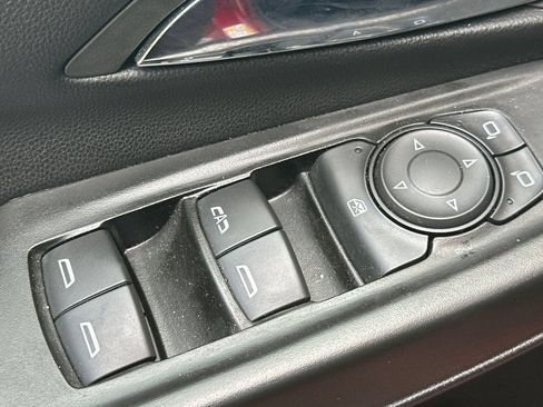 Used 2023 Chevrolet Bolt LT w/ Infotainment Package FWD image 13