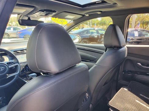 Used 2022 Hyundai Santa Cruz Limited image 10