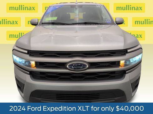 Used 2024 Ford Expedition XLT AWD/4WD image 13