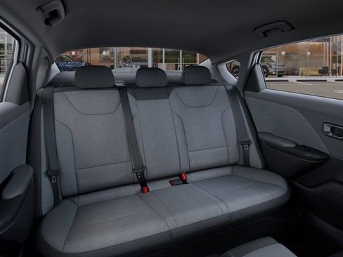 New 2025 Kia K4 LXS image 15