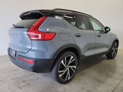 Used 2021 Volvo XC40 T4 R-Design w/ Climate Package FWD image 5