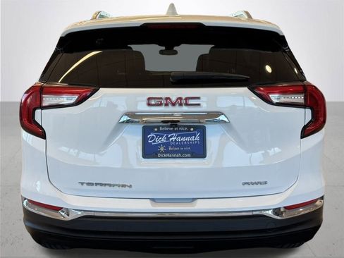 Used 2024 GMC Terrain SLT image 8