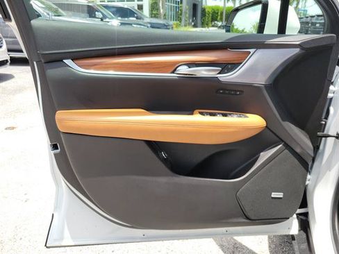 Certified 2023 Cadillac XT5 Premium Luxury FWD image 18