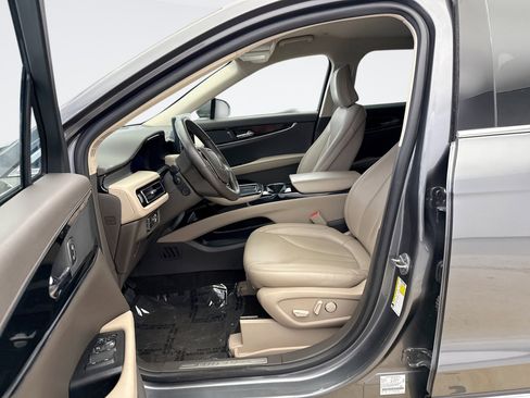 Used 2022 Lincoln Nautilus AWD w/ Premium Package image 10