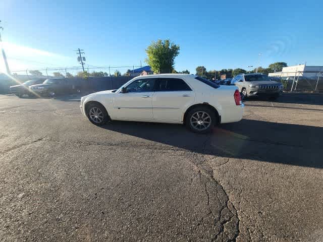 Used 2010 Chrysler 300 C w/ Luxury Group II AWD/4WD image 24