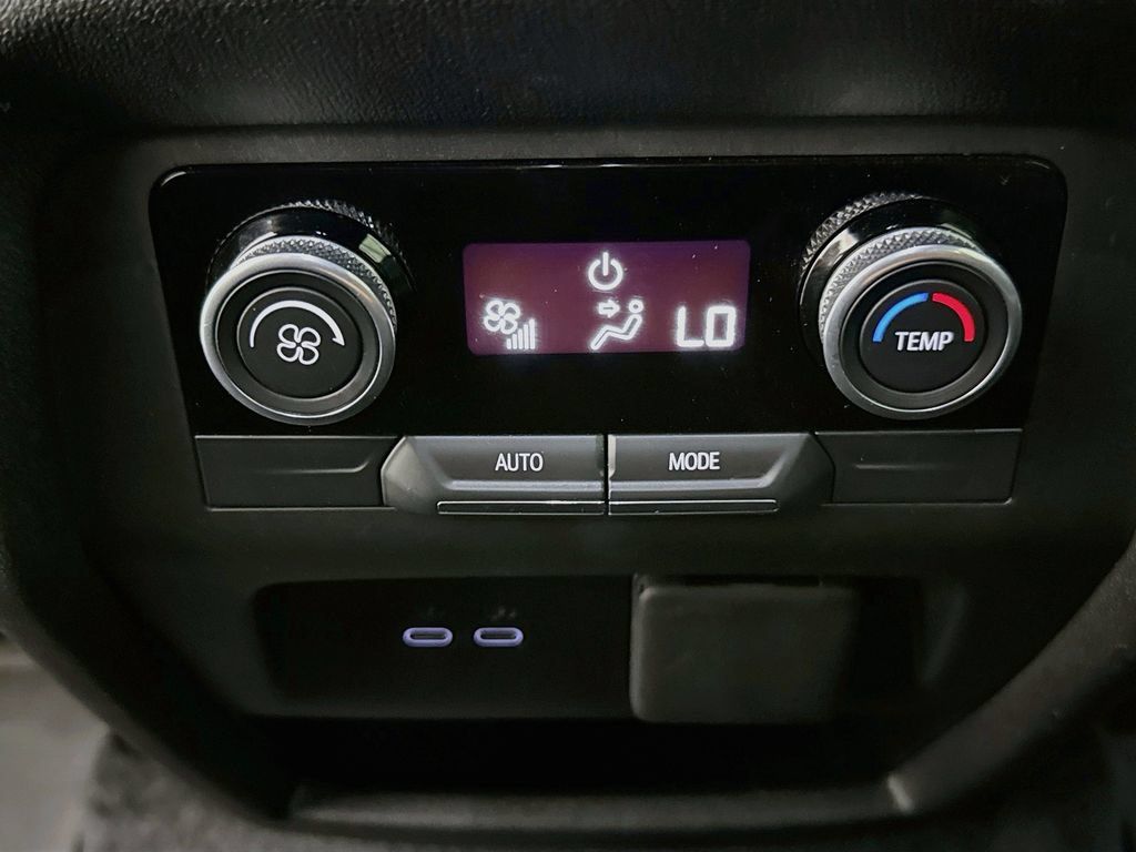 Used 2025 Buick Enclave Sport Touring w/ Power Package FWD image 25