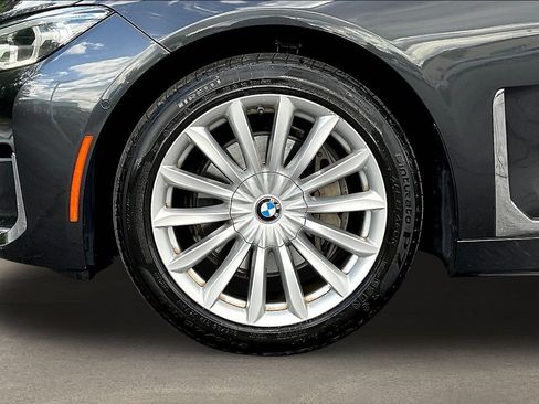 Used 2021 BMW 740i xDrive w/ Luxury Rear Seating Package AWD/4WD image 33