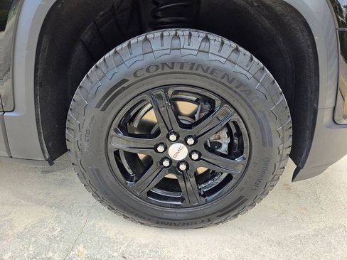 Used 2023 GMC Acadia AT4 AWD/4WD image 18