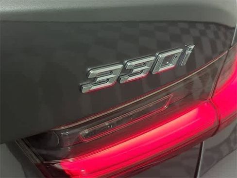 Used 2021 BMW 330i xDrive Sedan w/ Driving Assistance Package image 36