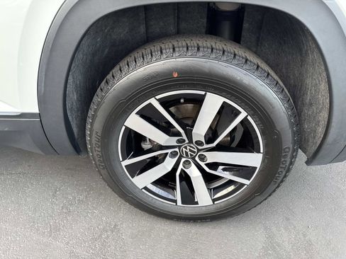 Certified 2023 Volkswagen Atlas SE image 6