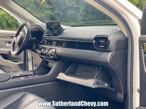 Used 2025 Honda Pilot EX-L image 17
