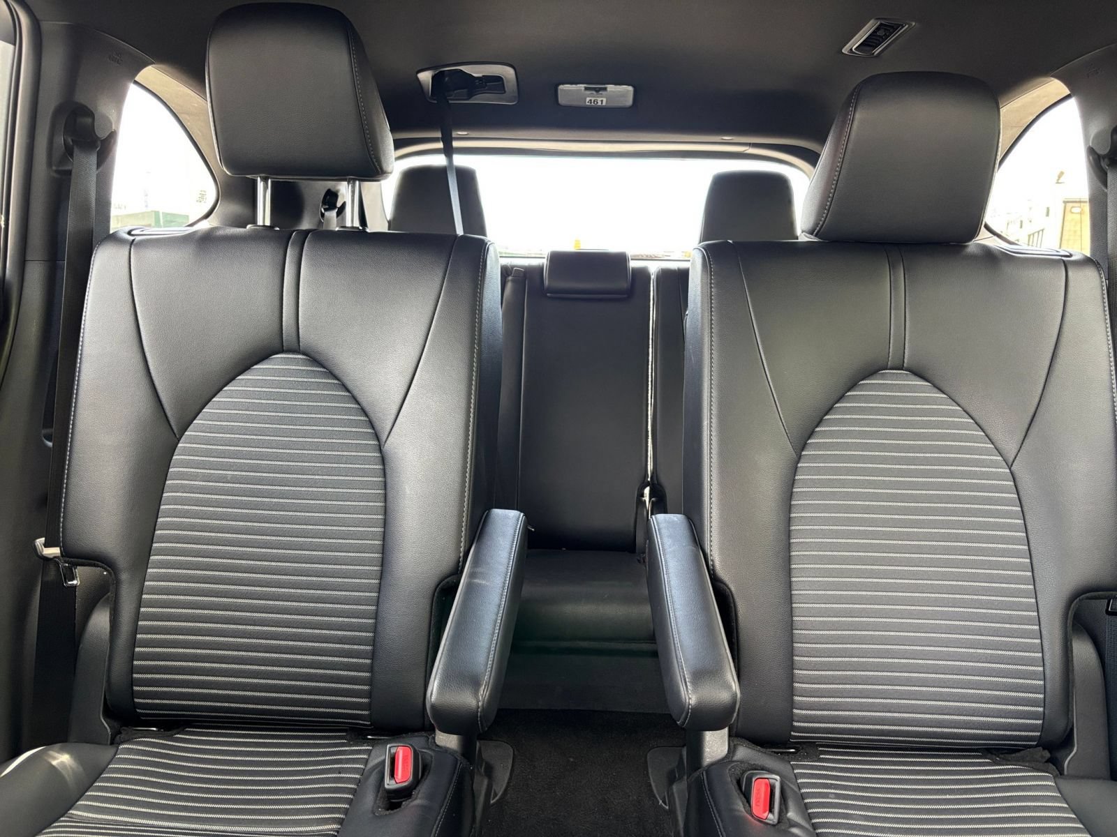 Used 2025 Toyota Highlander XSE AWD/4WD image 40