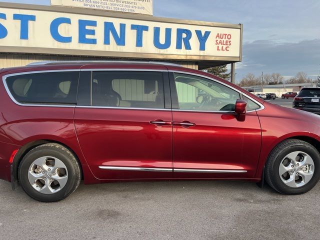 Used 2019 Chrysler Pacifica Touring-L FWD image 14