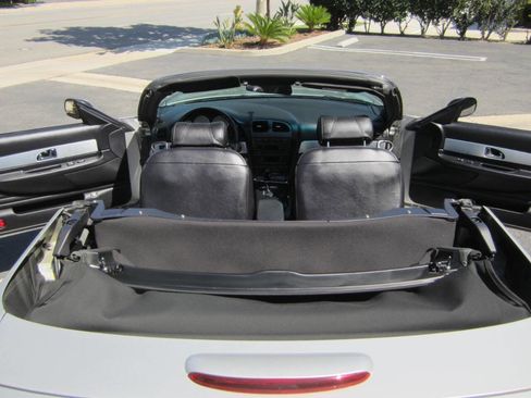 Used 2004 Ford Thunderbird Deluxe image 22