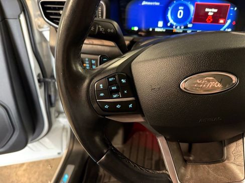 Used 2020 Ford Explorer Platinum w/ Premium Technology Package image 14