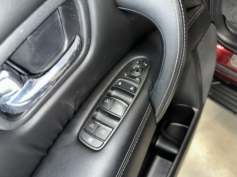 Used 2023 Nissan Armada Platinum w/ Captain's Chairs Package AWD/4WD image 10