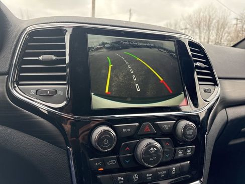 Used 2020 Jeep Grand Cherokee Altitude image 9