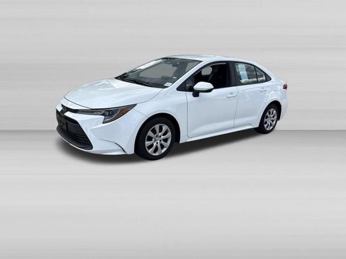 Used 2024 Toyota Corolla LE FWD image 8