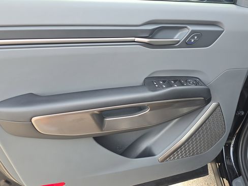 Certified 2024 Kia EV9 Light Long Range RWD image 18