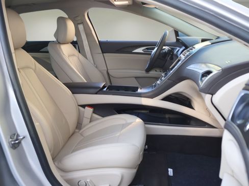 Used 2019 Lincoln MKZ Reserve image 16