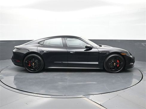 New 2026 Porsche Taycan 4S image 25