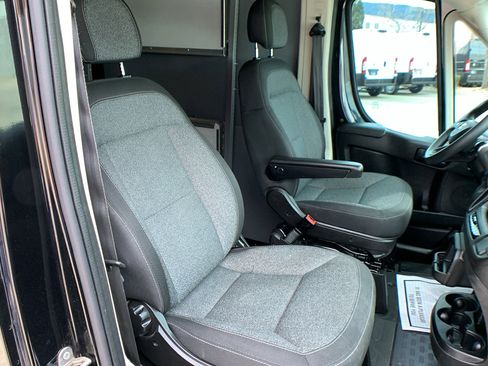 Used 2022 RAM ProMaster 2500 image 22
