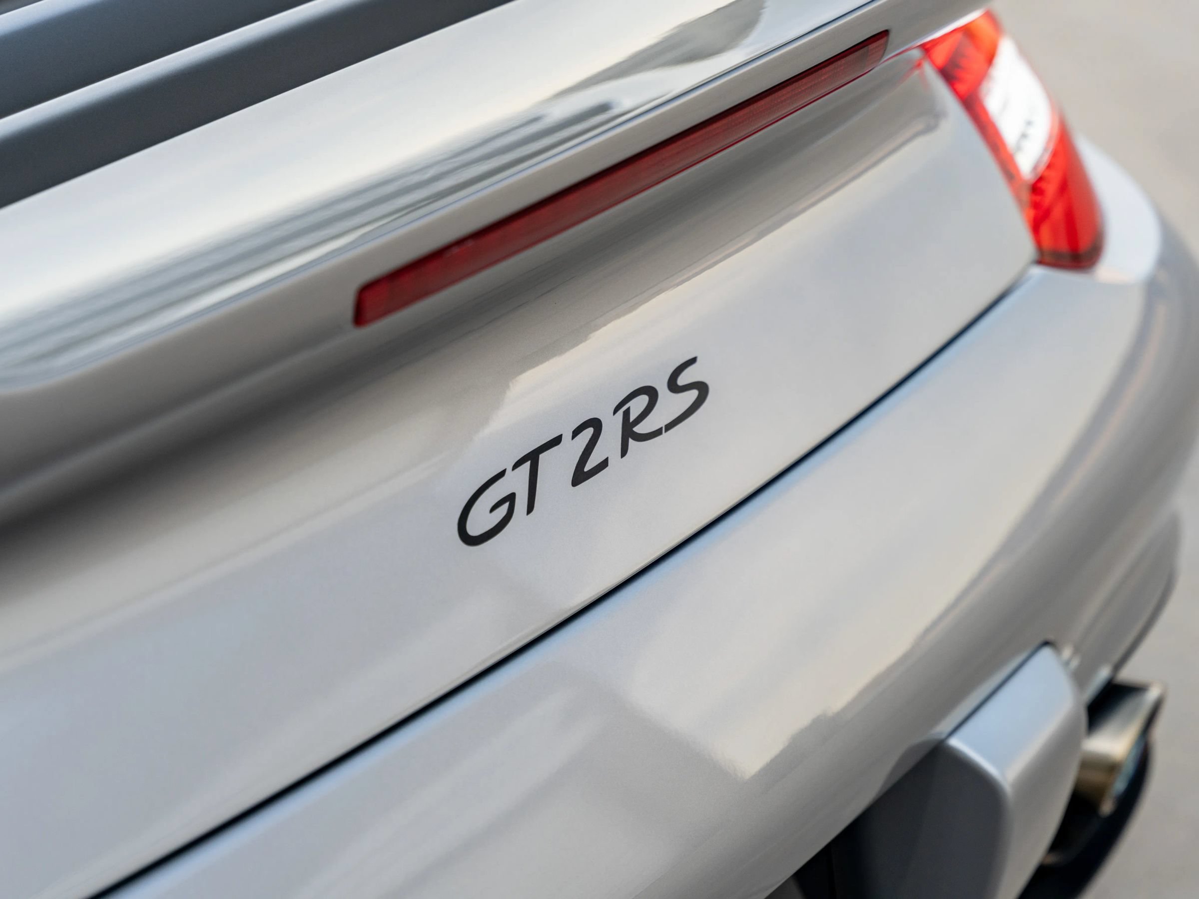 Used 2011 Porsche 911 GT2 RS RWD image 32