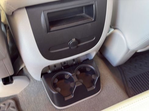 Used 2009 GMC Sierra 1500 SLT w/ SLT Convenience Package image 17