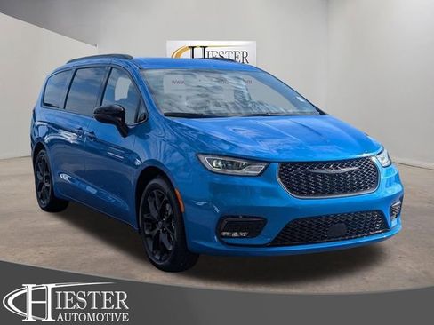 New 2026 Chrysler Pacifica Select FWD image 1